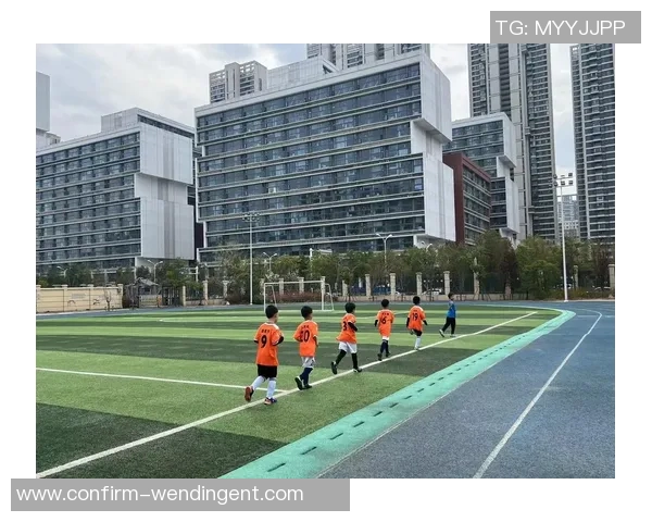 广州足球兴趣班助力孩子成长提升球技与团队合作能力