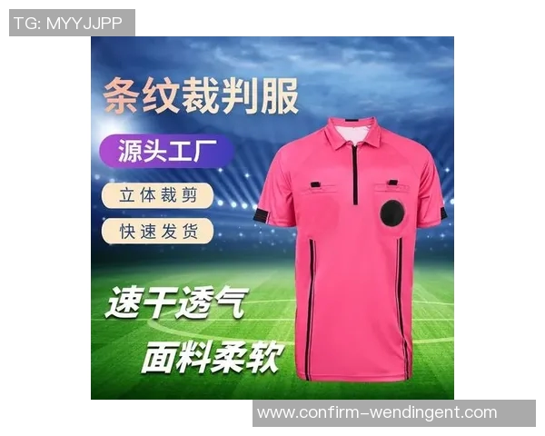 时尚运动风足球服套装男士专用舒适透气设计助力球场表现 时尚运动风足球服套装男士专用舒适透气设计助力球场表现